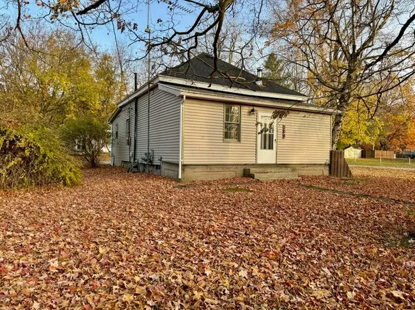308 N Robinson St, Lyons, MI 48851