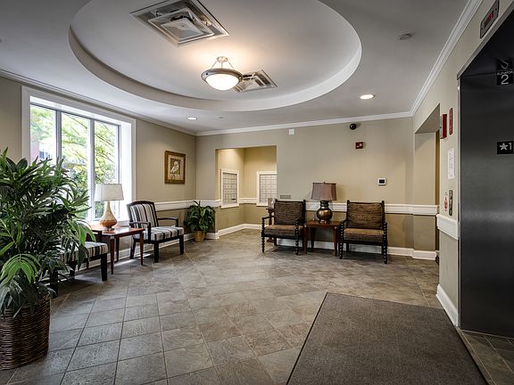3rd image of 9360 Skokie Blvd Unit 312