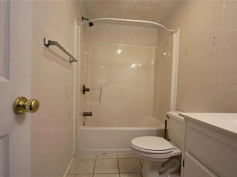 818 Springlake Rd — Photo 32
