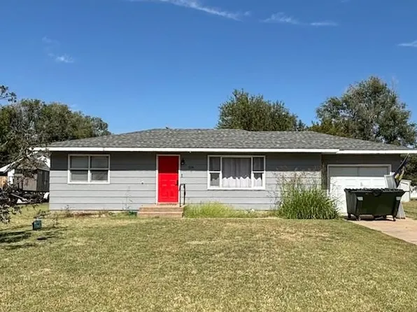 516 W 15th St, Larned, KS 67550