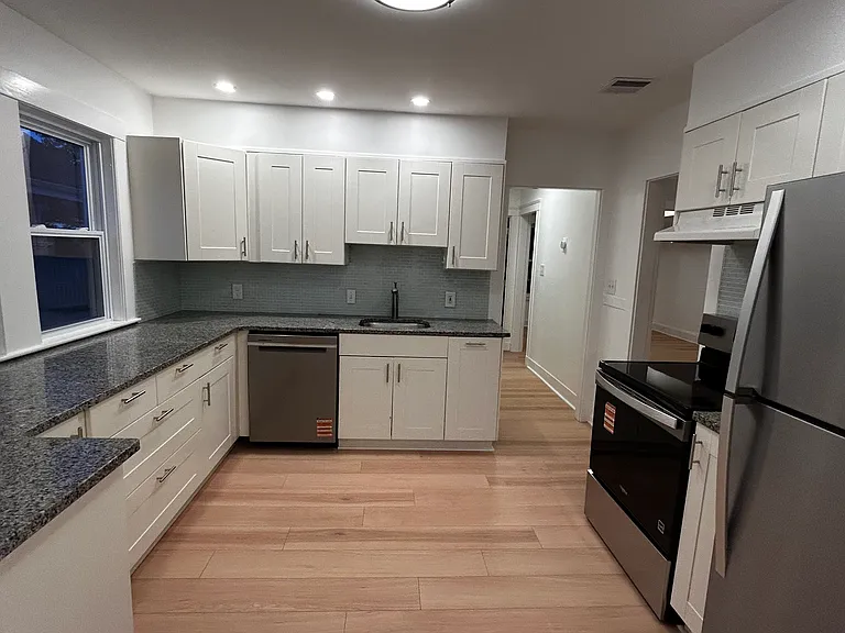 Recessed lighting- laminate/hard wood floors- granite countertops