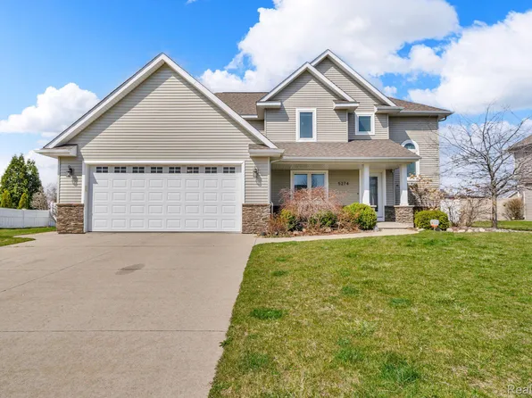 5274 Stillwater Rd, Bay City, MI 48706