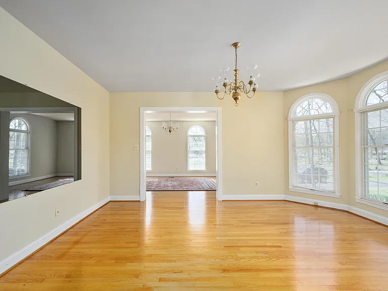 2725 Oldewood Dr — Photo 8