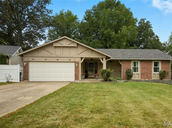 22 Ivy Ct, Saint Charles, MO 63303