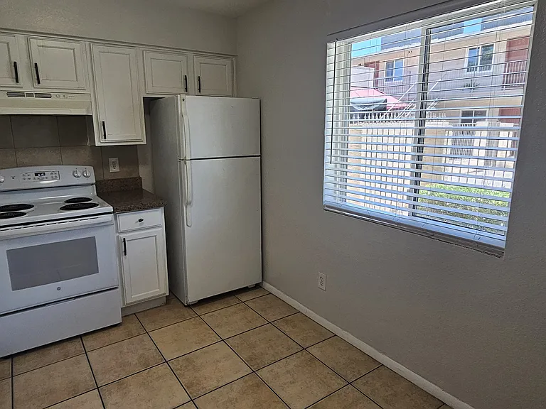 Hayden Terrace — Photo 80