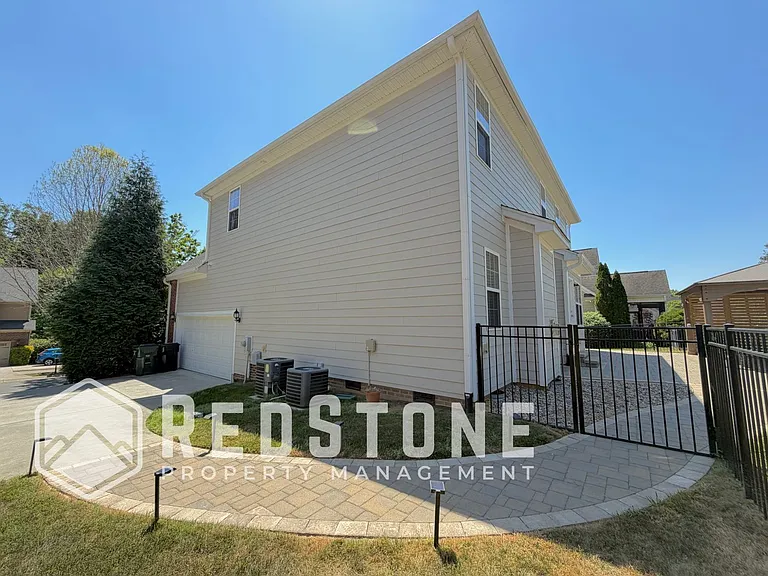 1823 Buxton Way — Photo 42
