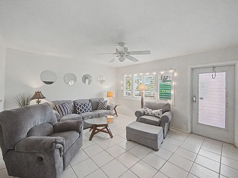 111 Doolen Ct #104 — Photo 4