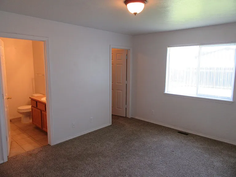 2893 W Elmwood Dr — Photo 8