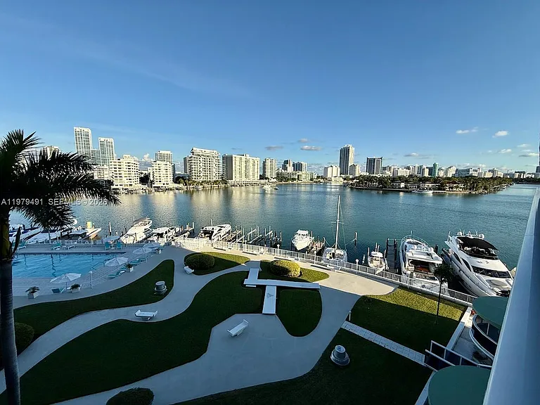 900 Bay Dr #524 — Photo 38