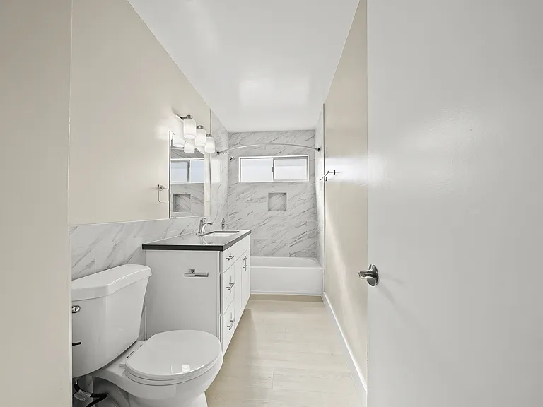 12236 Manor Dr. — Photo 55