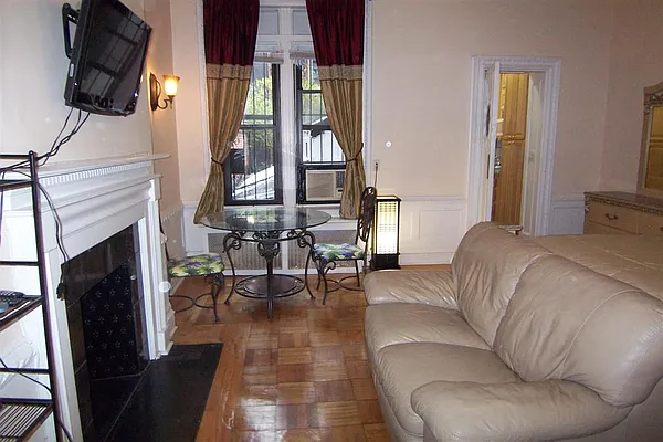 Rented by Susan Finkel, LREB | media 17