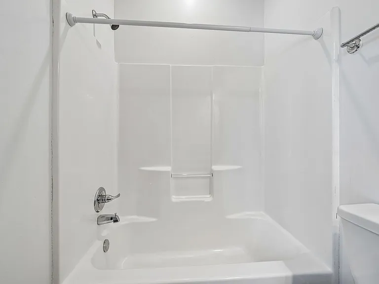 Beverly Townhomes — Photo 17