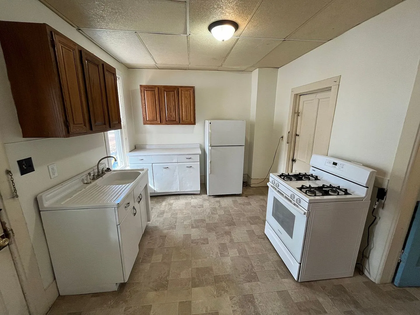 108 S Foster St — Photo 3