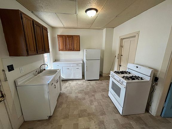 3rd image of 108 S Foster St