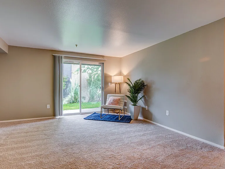 The Stinson Apartment Homes — Photo 10