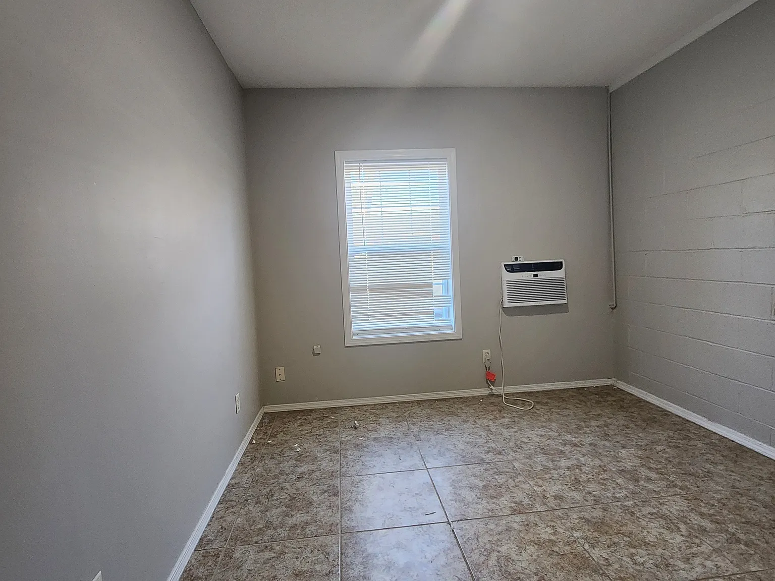 1325 Virginia - B2 — Photo 3