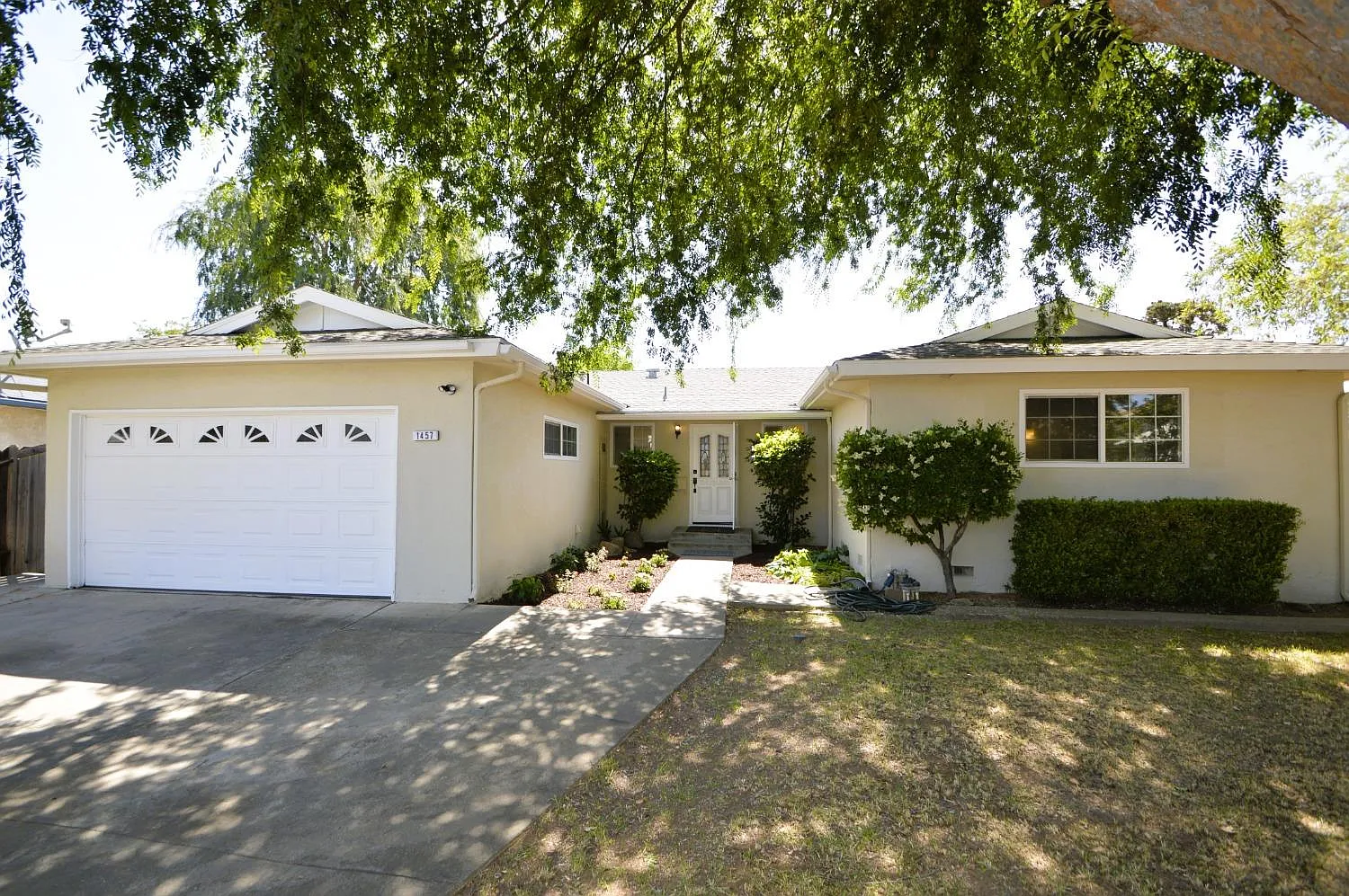 1457 E Paul Ave photo 1