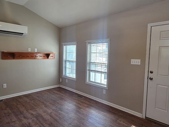 5th image of 45C Beatrice St #C