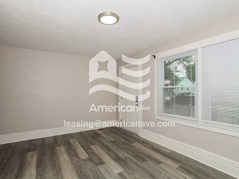 659988_005_living_room_14009204.jpg