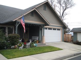 802 SW Kinsington Ct, Grants Pass, OR 97526