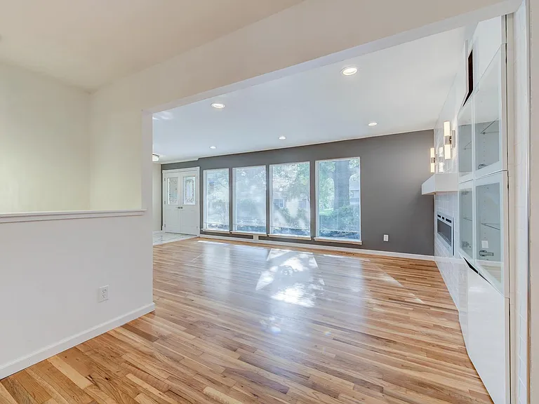 814 Fernview Dr — Photo 8