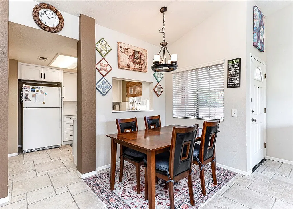 2 bed, 1063 sqft, $3,600 — Photo 4
