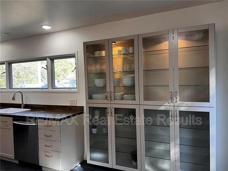 610 N Olive Ave — Photo 16