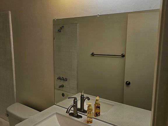 2nd image of 812 Waterloo St #8