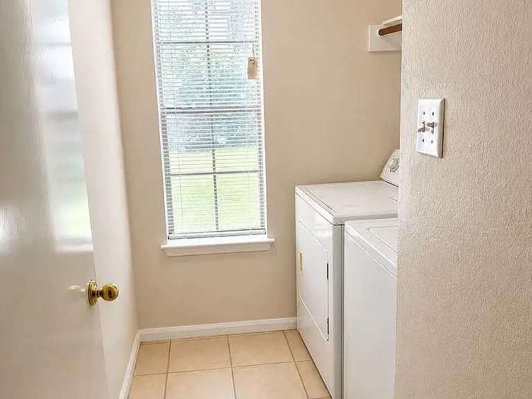 3519 Benjamin Franklin Ln — Photo 21