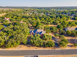 8910 Rolling Acres Trl, Fair Oaks Ranch, TX 78015