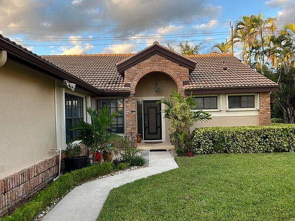 2nd image of 7207 Le Chalet Boulevard