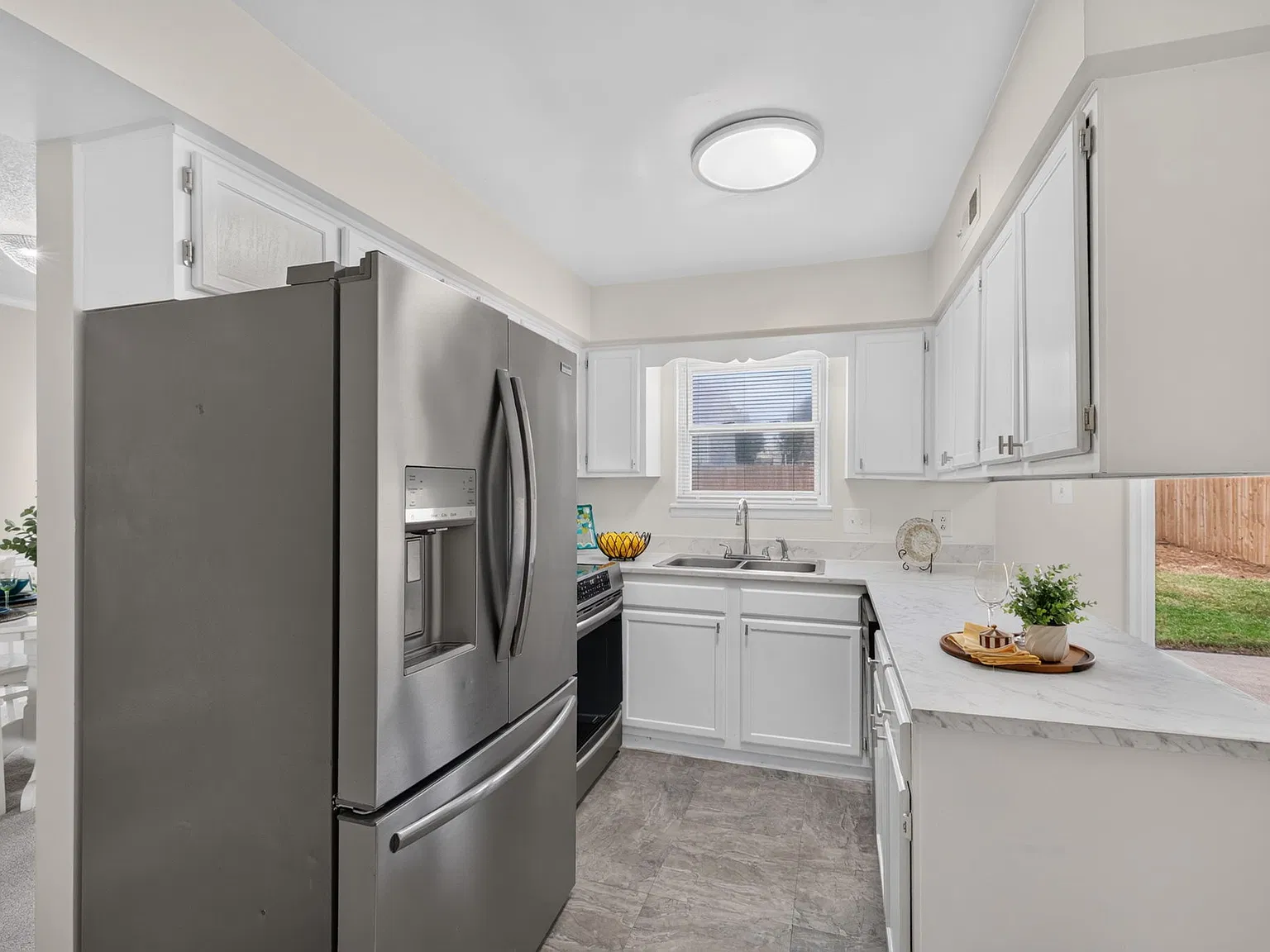 3 bed, 1440 sqft, $2,700 — Photo 4