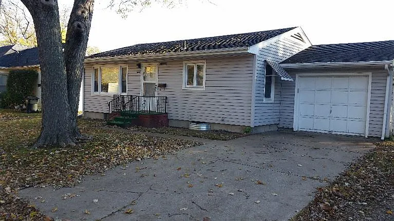 1604 S 6th St photo 1