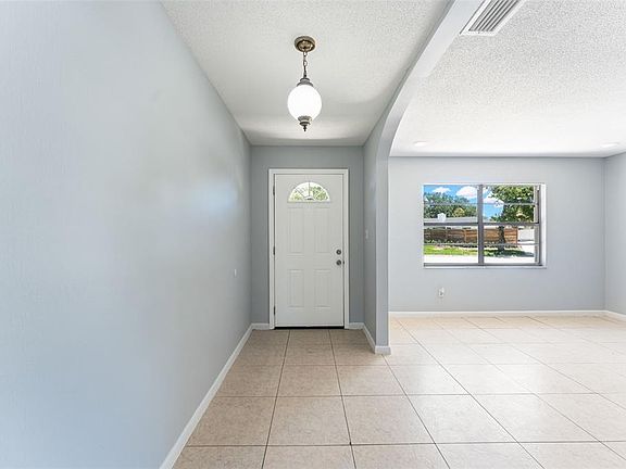 5th image of 1754 FOXBORO DRIVE
