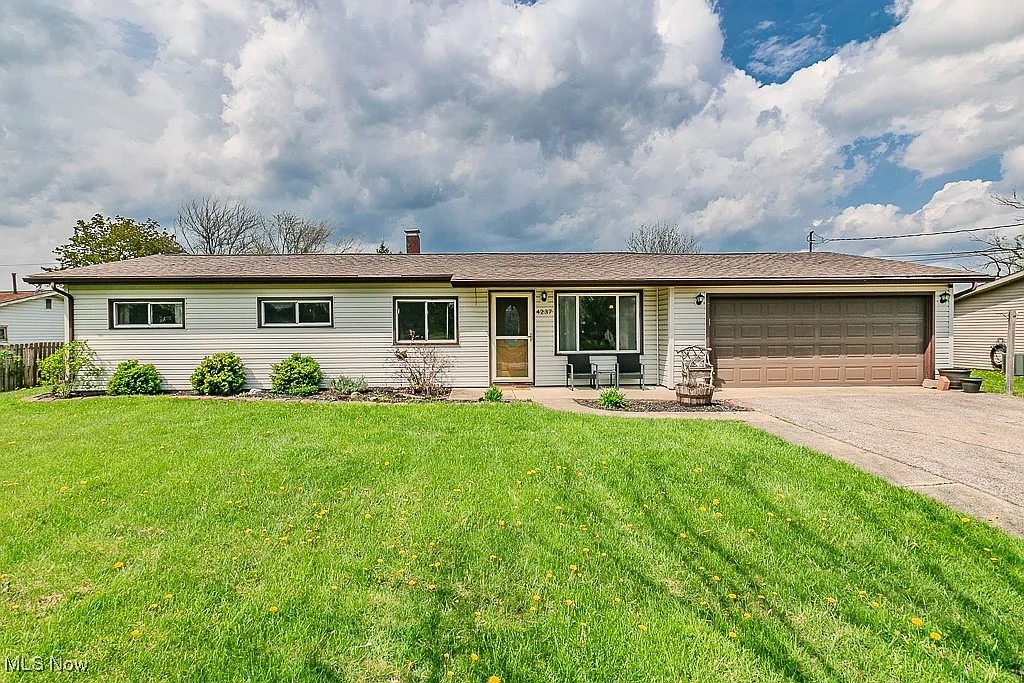 4237 Raymond Dr photo 1