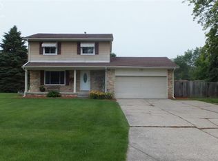 1238 Wreckenridge Rd, Flint, MI 48532