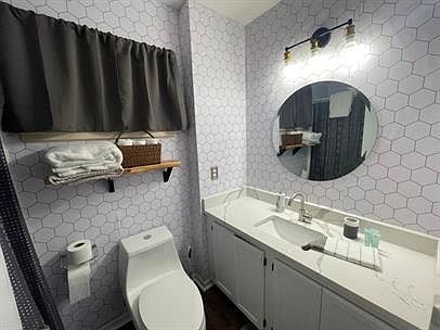 2nd image of 300 Yacht Club Dr Unit 18A