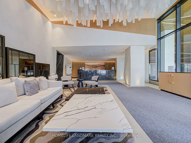 25 Cordova Ave #Penthouse 13 — Photo 4