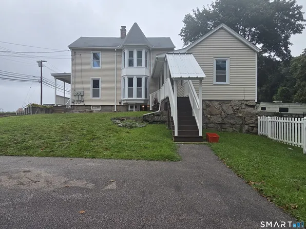 97 Fairview Ave, Groton, CT 06340