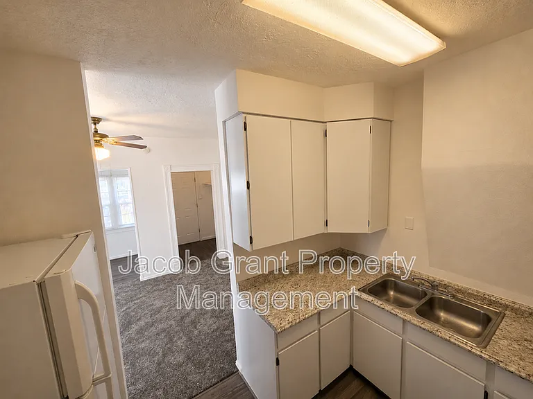 520 N Water Ave #1 — Photo 7