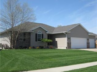 1495 Valentine Cir, Marion, IA 52302