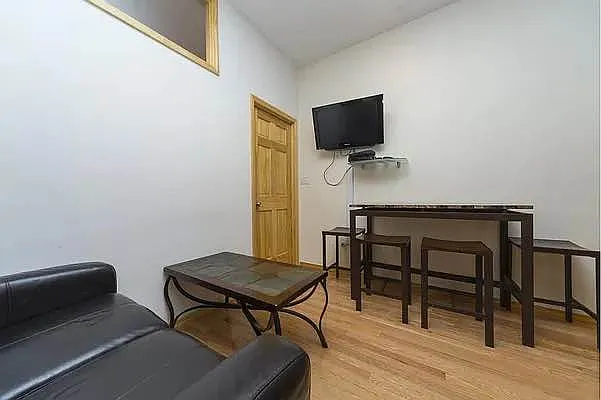 Rented by Oxford Property Group | media 4