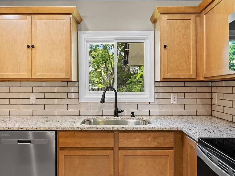 910 Windlau Ct — Photo 12