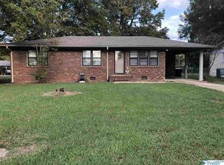 1702 Buena Vista Cir SE, Decatur, AL 35601