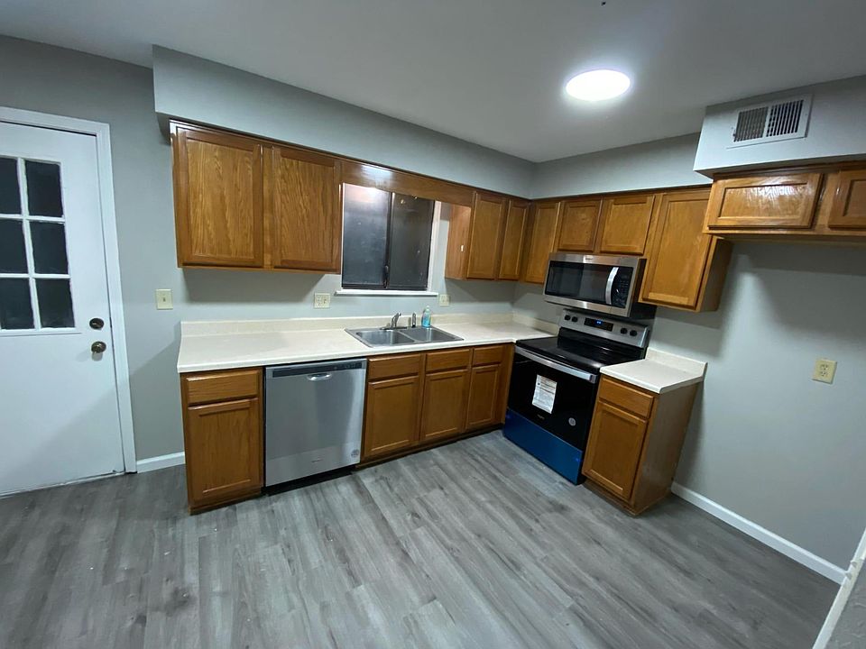 1st image of 549 Beach St #549