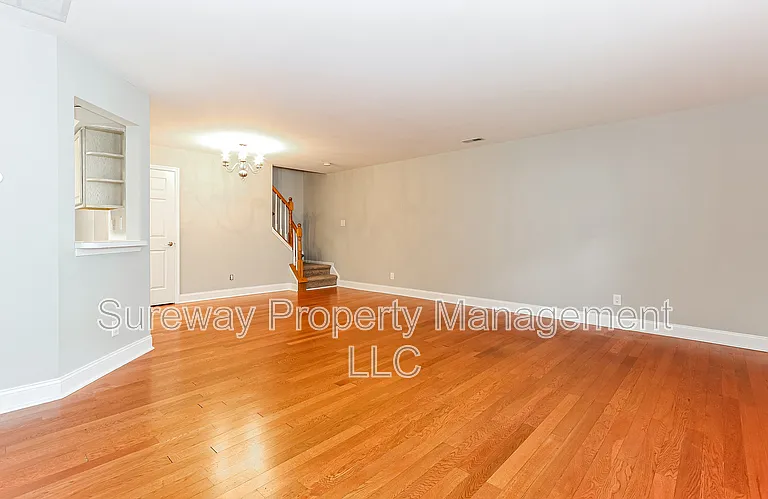 4406 Aberdeen Ln — Photo 4