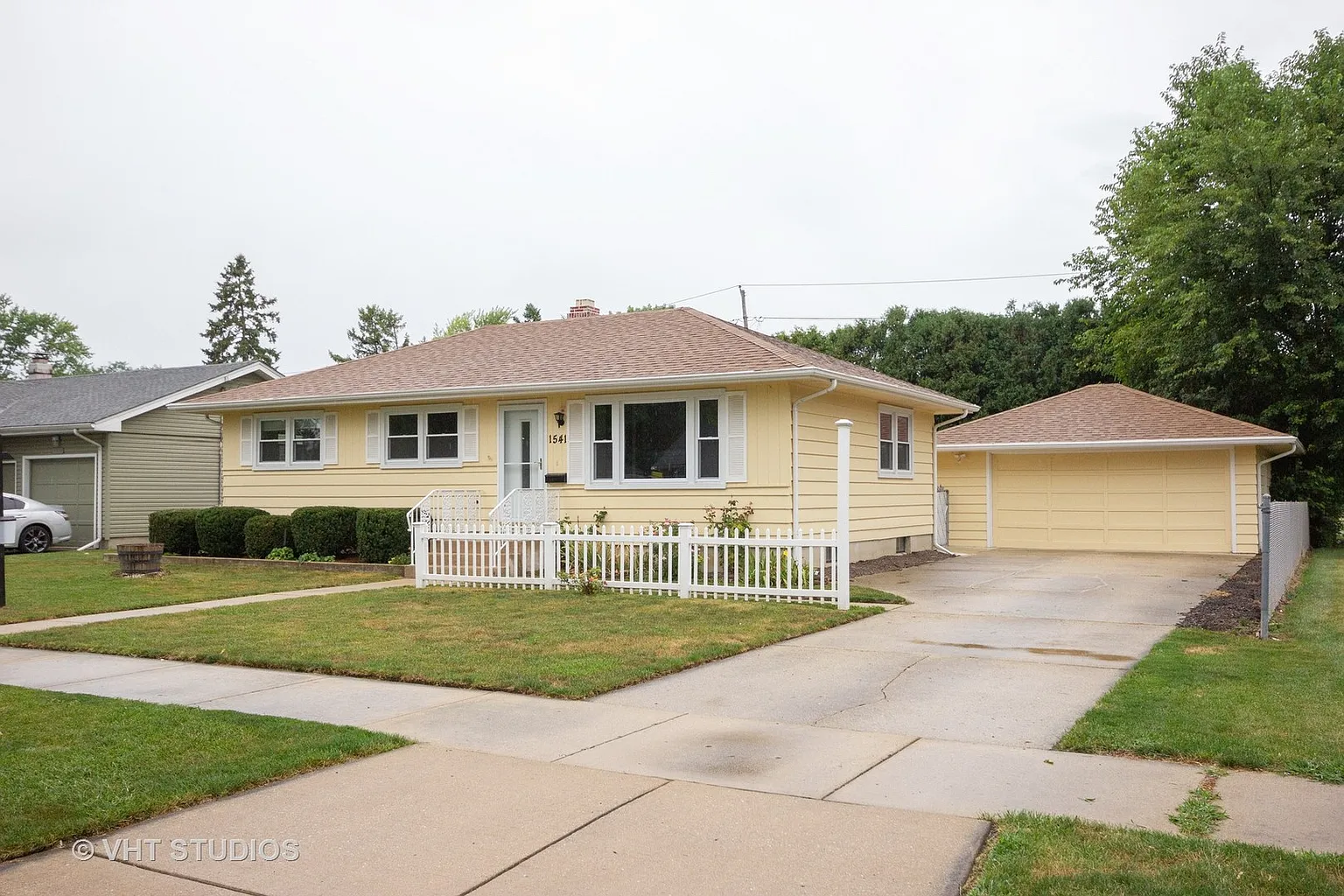 1541 Roanoak Ave photo 1
