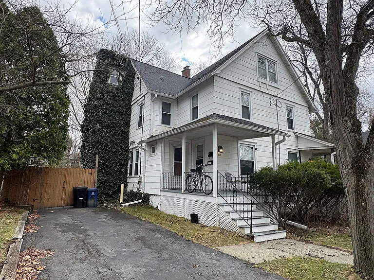 213 Cornell St — Photo 1