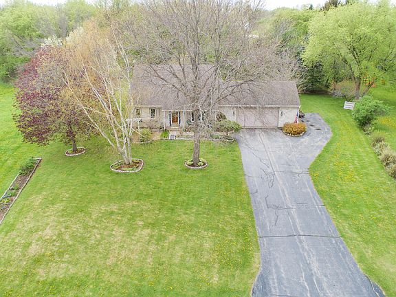 5th image of W259N8261 Homestead Dr