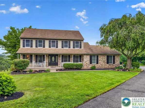 5783 Shady Ln, Nazareth, PA 18064